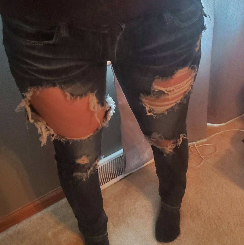 Machine Distressed Dark Wash Jeans 11